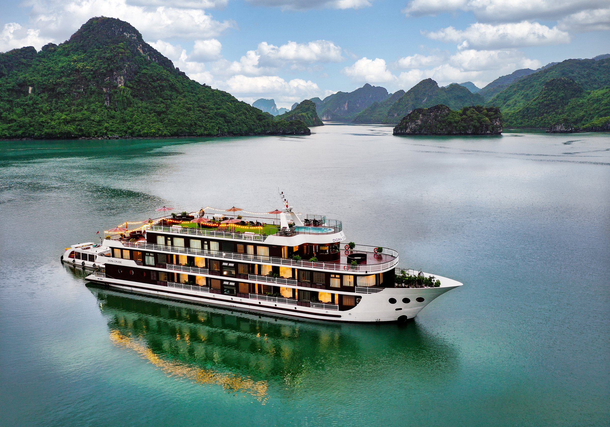 Dora Cruise - Image 1