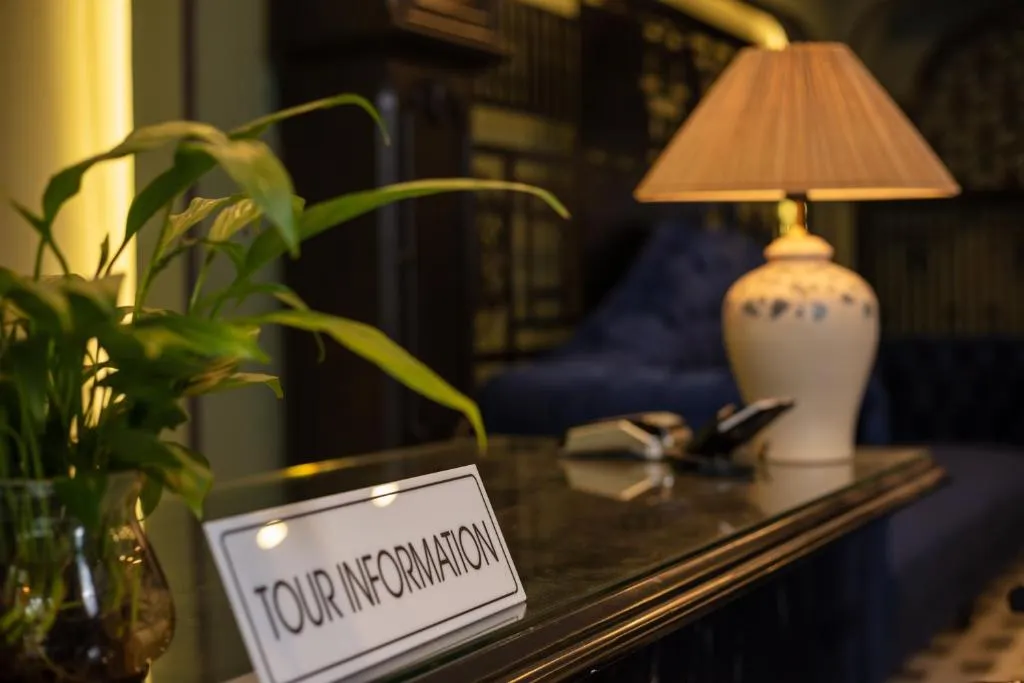 Madelise Palace Hotel & Travel gallery image