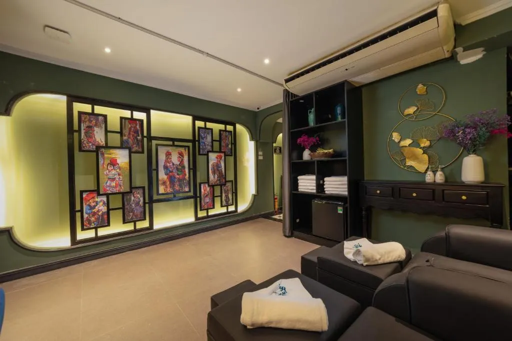 Madelise Palace Hotel & Travel gallery image