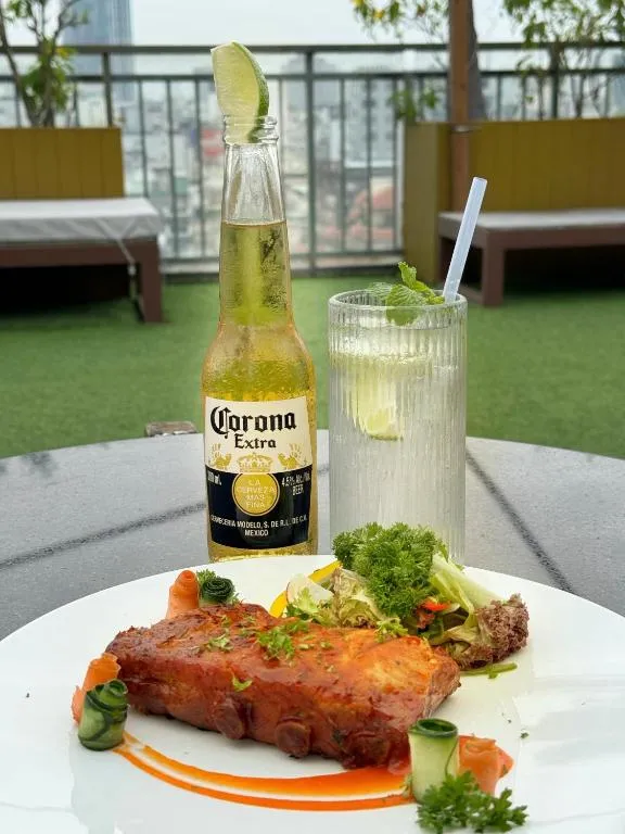 California Saigon Hotel & Rooftop Pool gallery image