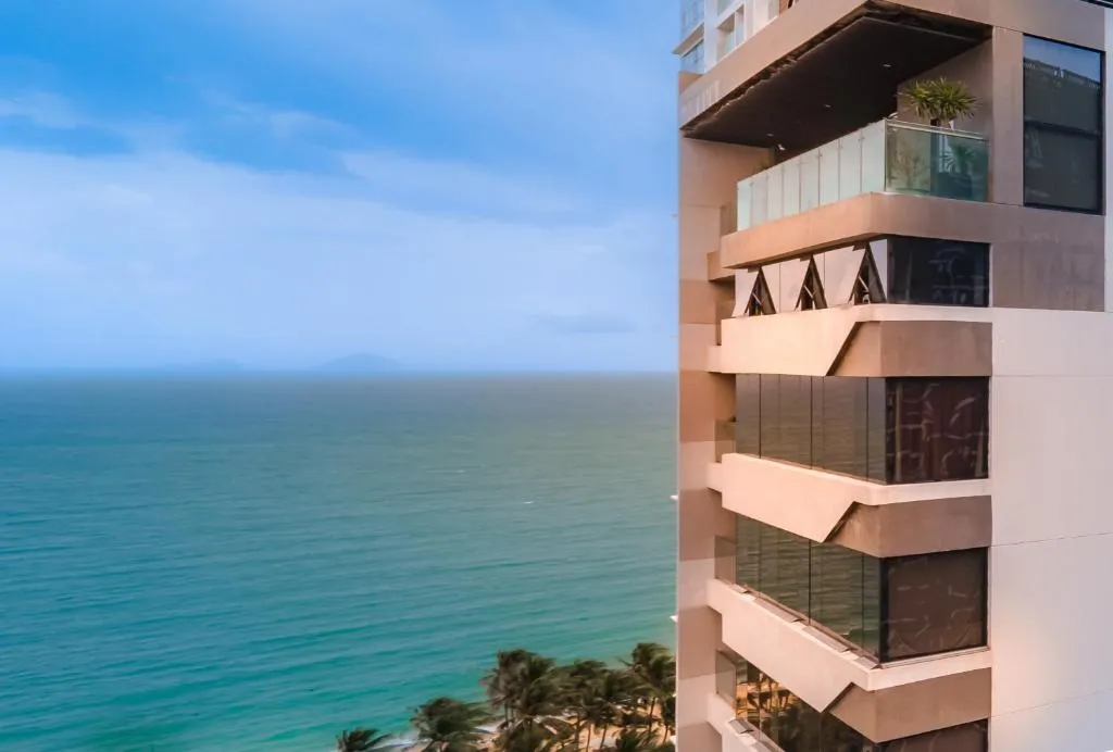 Alana Beach Hotel over view gallery image