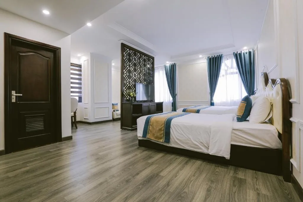 Vincent Halong Hotel gallery image