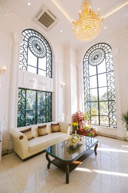 Vincent Halong Hotel gallery image