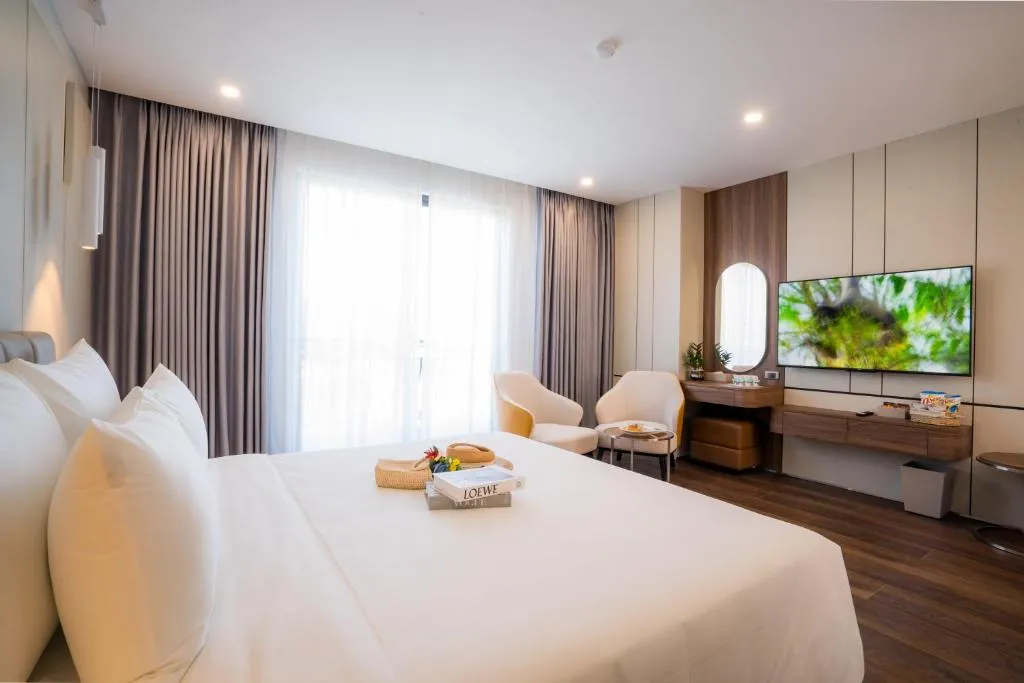 Danitel Halong gallery image