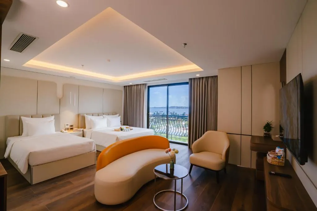 Danitel Halong gallery image