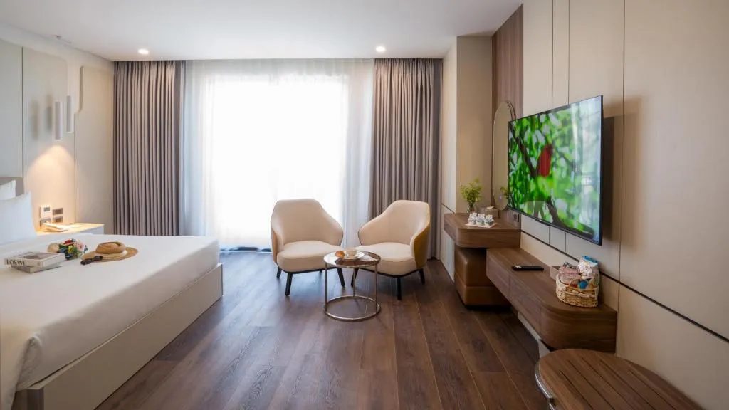 Danitel Halong gallery image