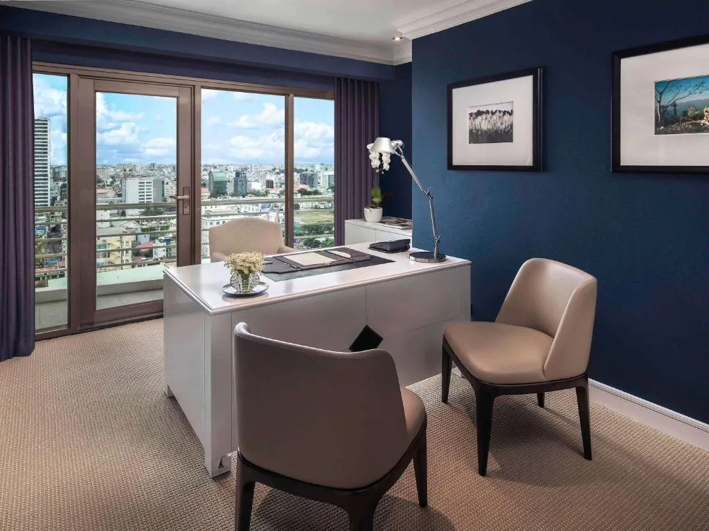 Sofitel Saigon Plaza Hotel gallery image
