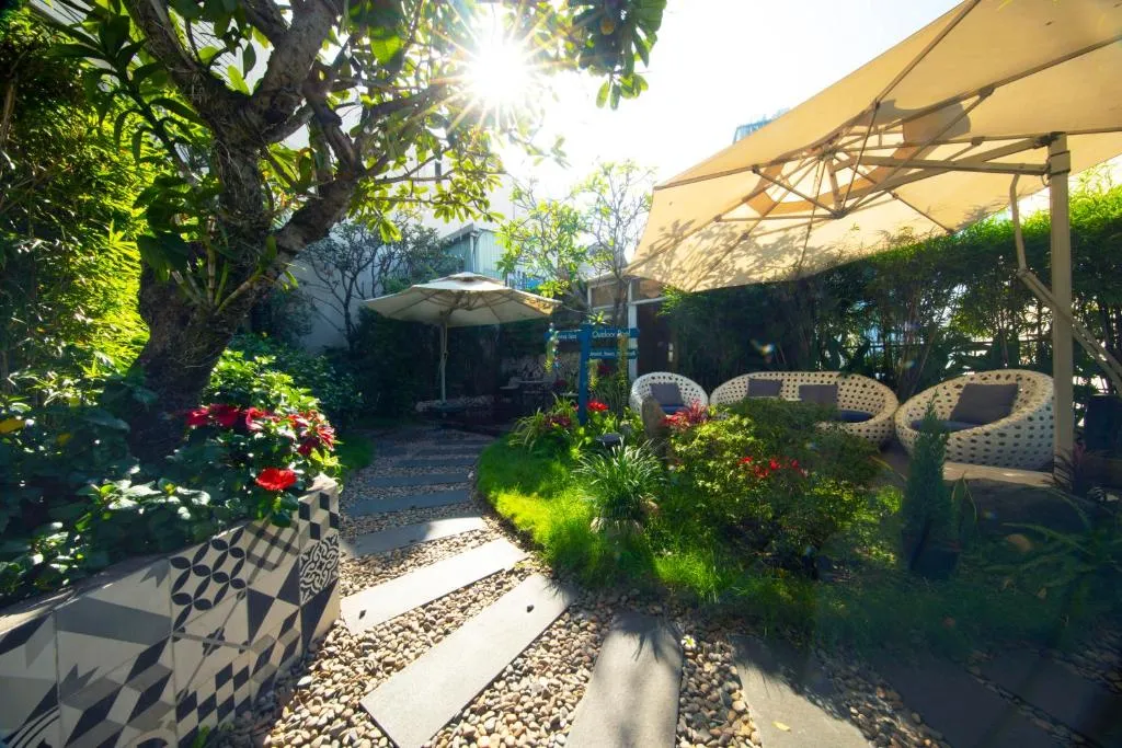 Alagon Saigon gallery image