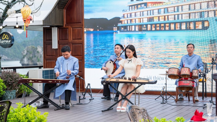 Lamour Cruise gallery image