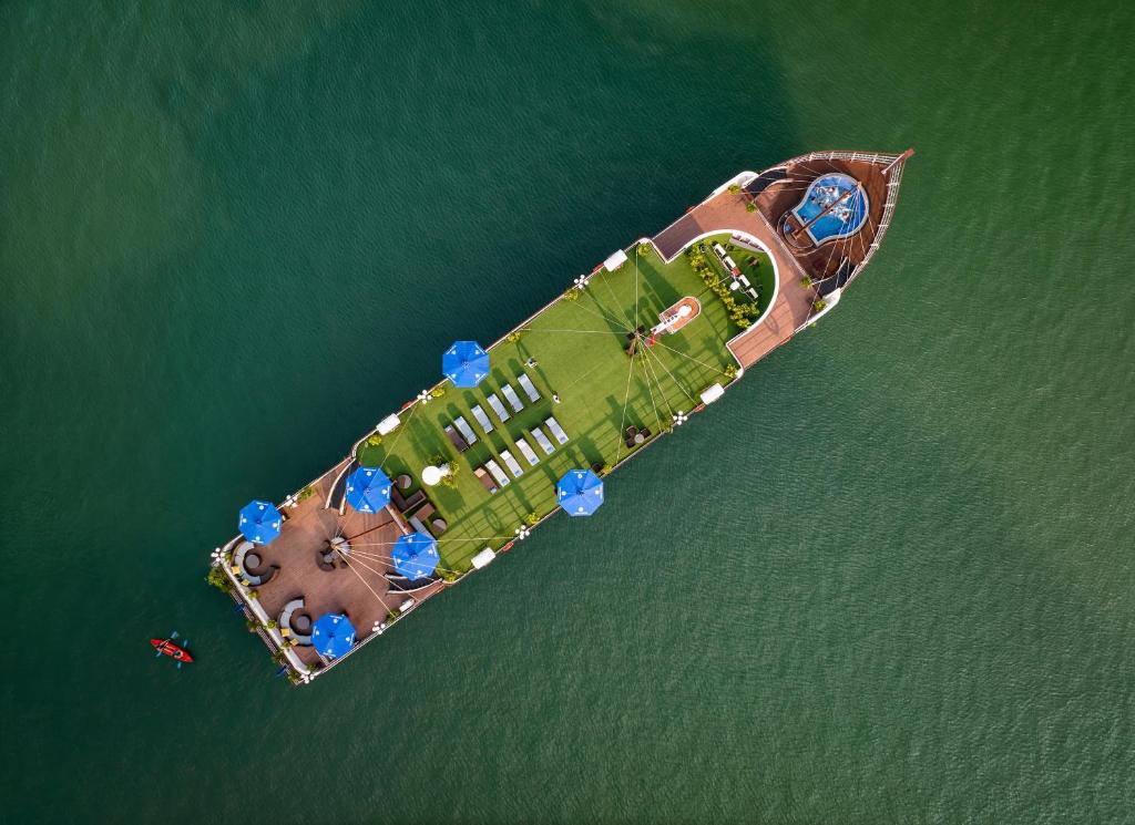 Rosa Cruise gallery image