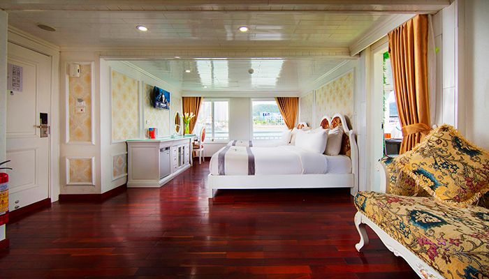 Signature Halong Cruise gallery image