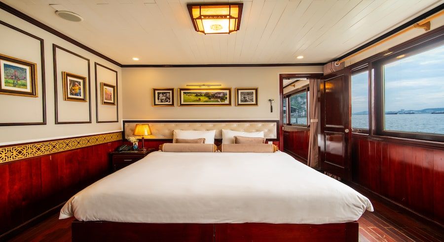 Swan Cruise gallery image