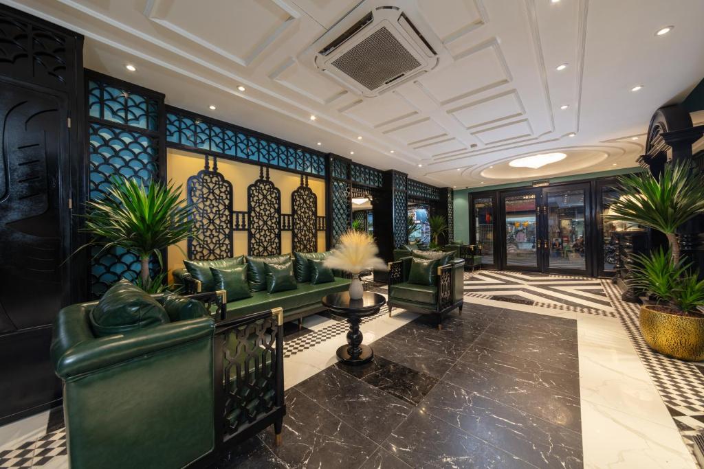 Madelise Grand Hotel - Image 40