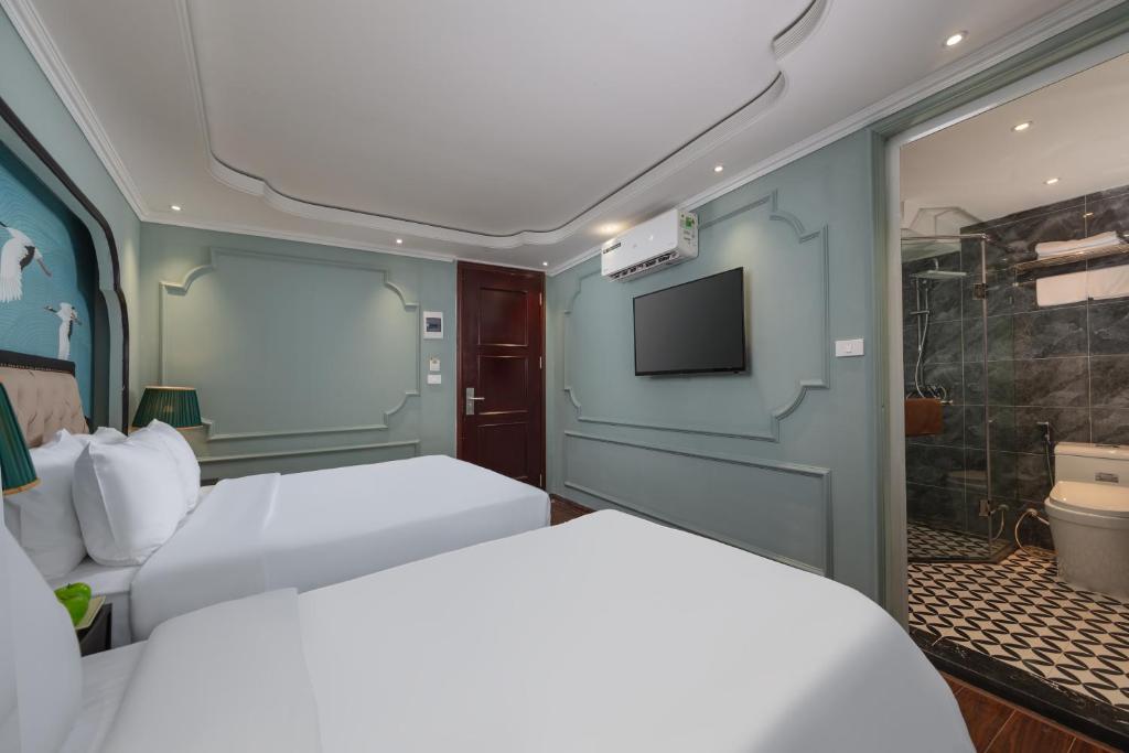 Madelise Grand Hotel - Image 1