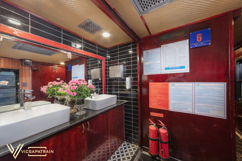 Vicsapa Train Hanoi - Lao Cai - Hanoi - Image 4