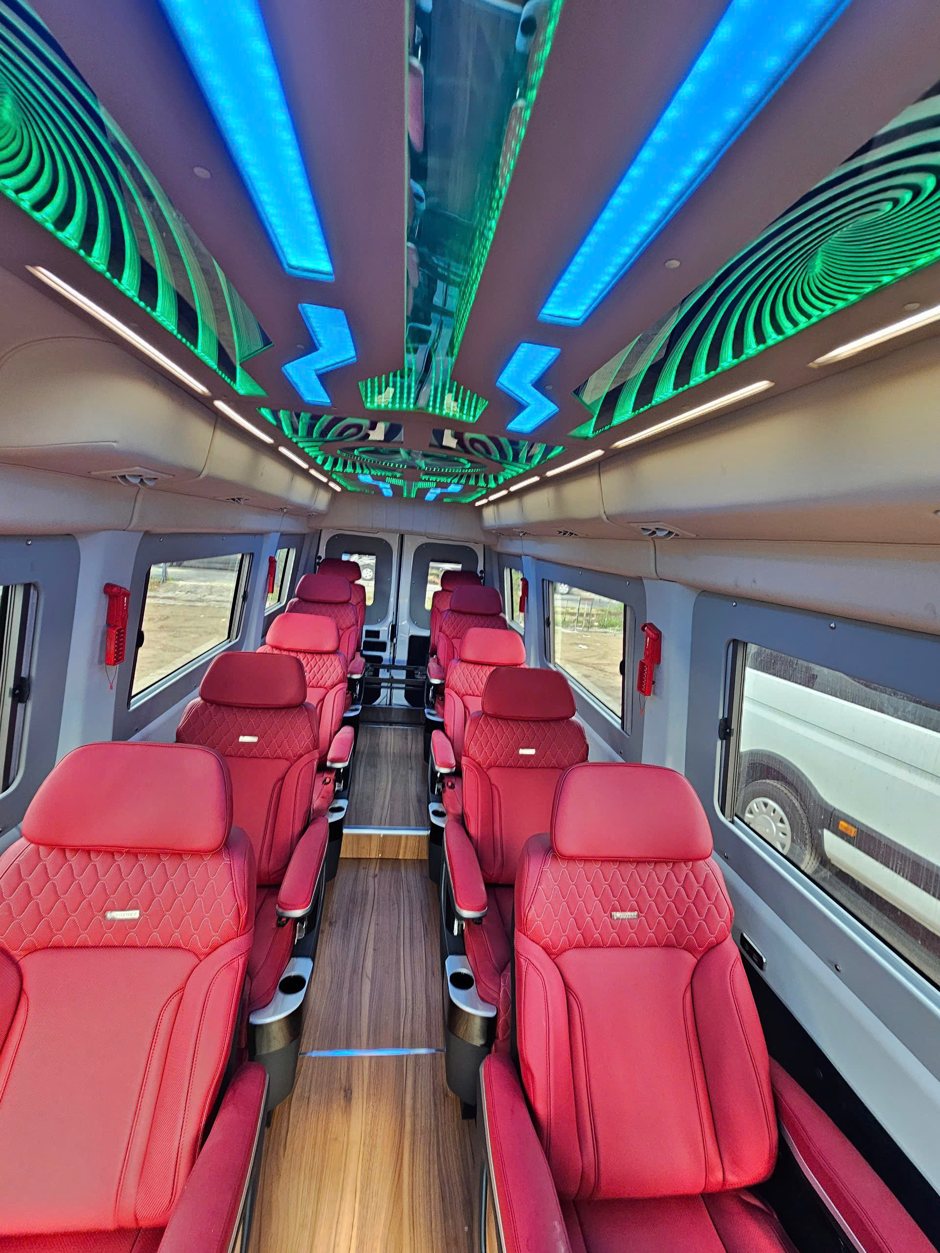 Eco Sapa Private Limousine Hanoi - Sapa - Image 3