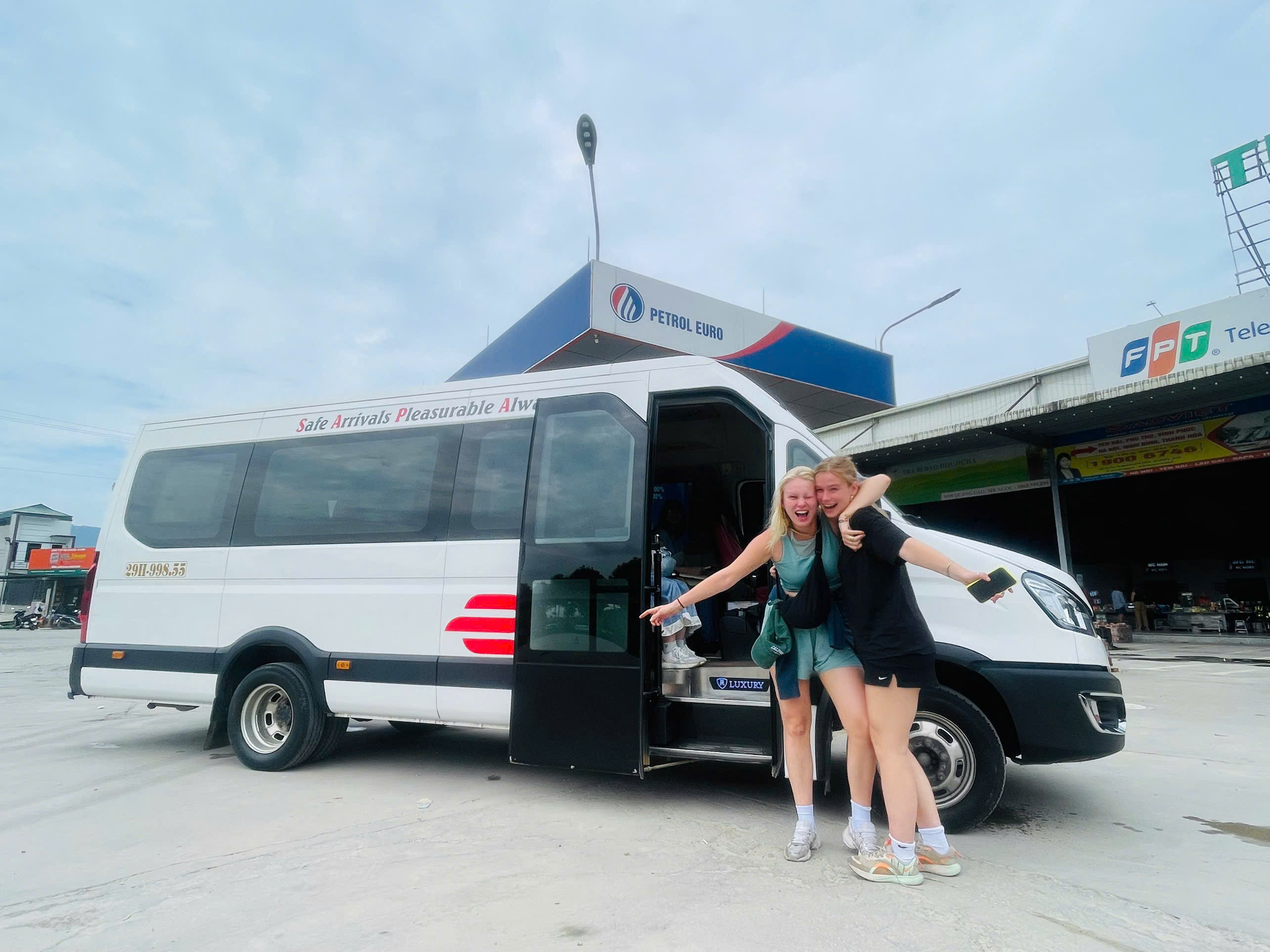 Eco Sapa Limousine Hanoi - Sapa - Image 5