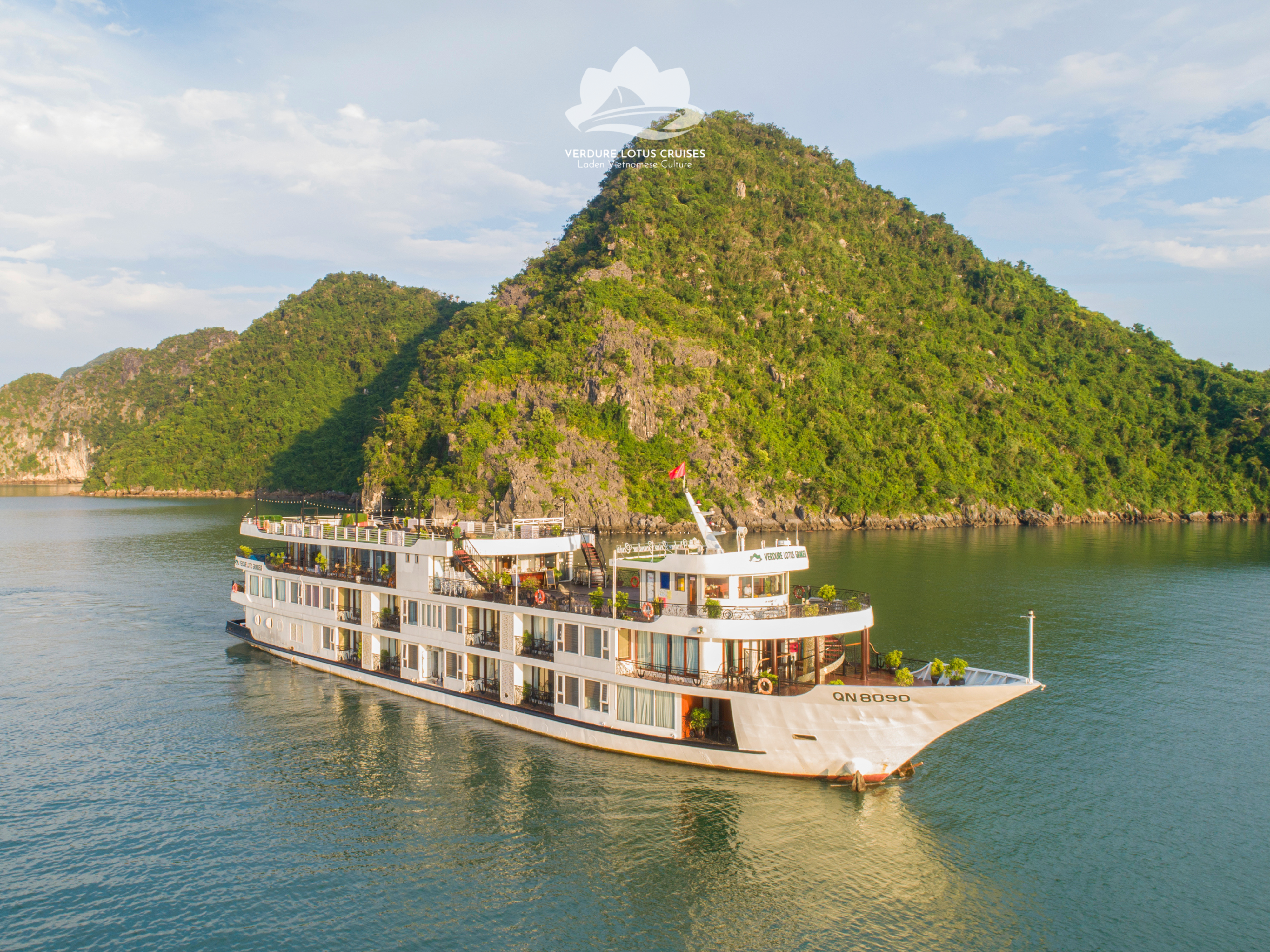 Verdure Lotus Classic Cruise on Lan Ha Bay